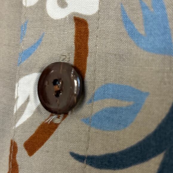 Hawaiian Shirt By Mango Moon Men’s Large Aloha NWT Floral Hibiscus Vacation - Picture 7 of 10